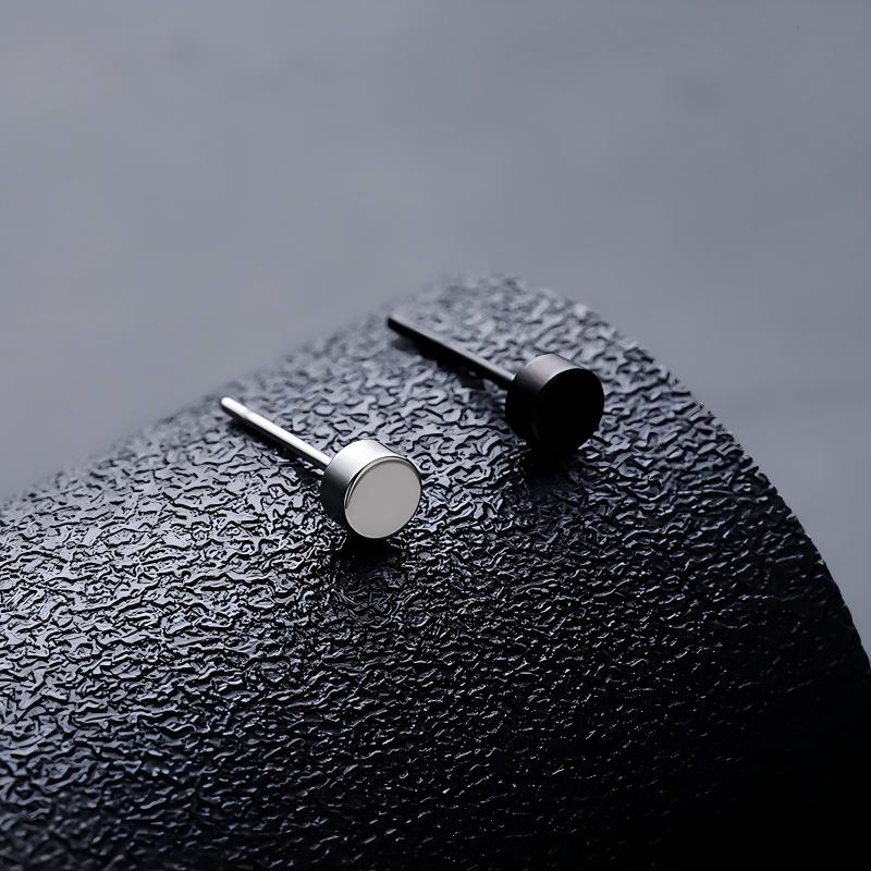minimal stud for men